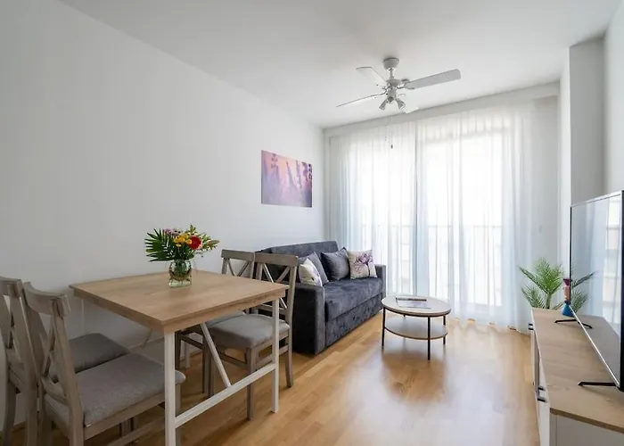 Stylish 1br Escape, Quick By Hm Apartman *